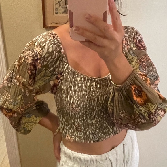 Cropped top with open back - Picture 4 of 7